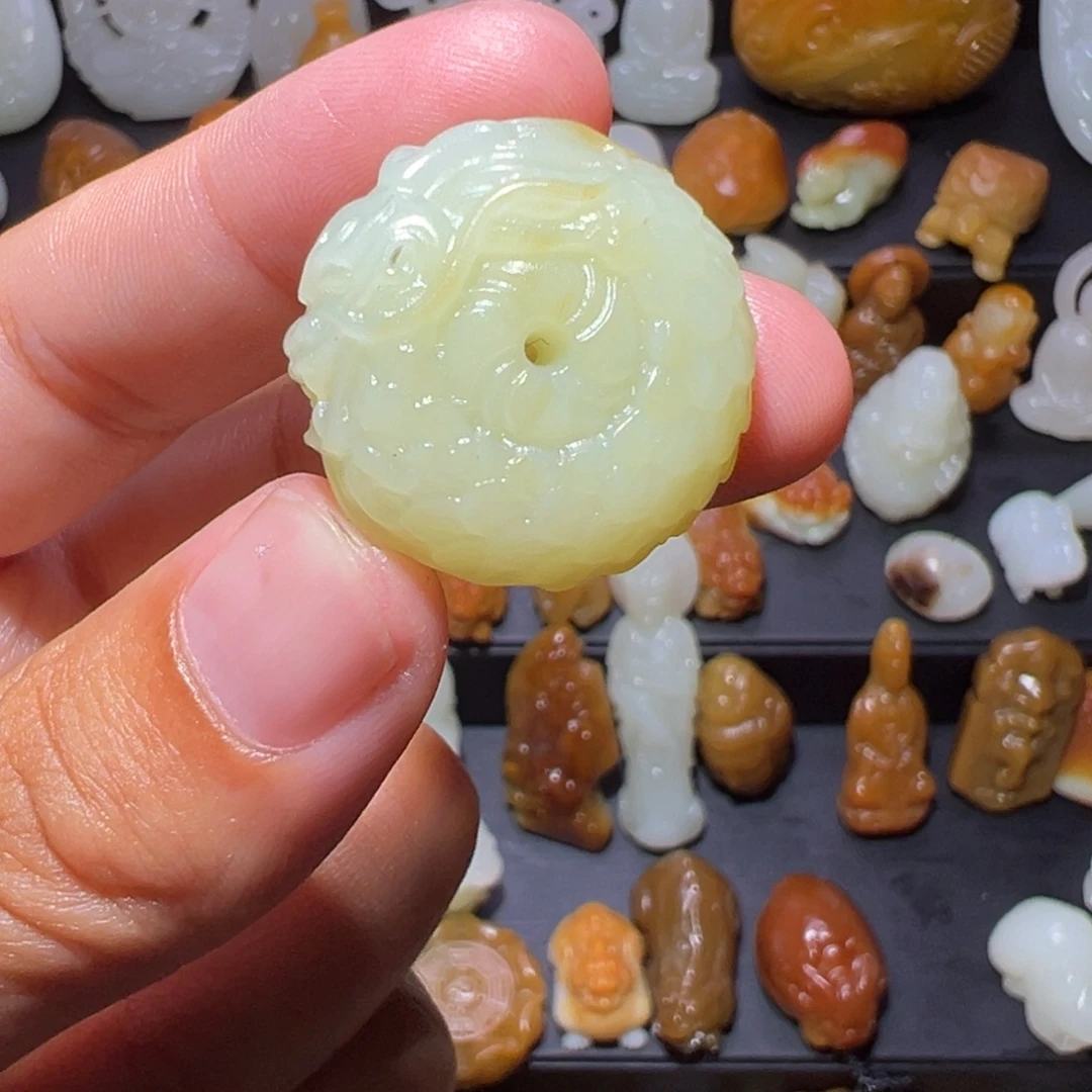 和田玉（糖玉）未镶嵌颈饰