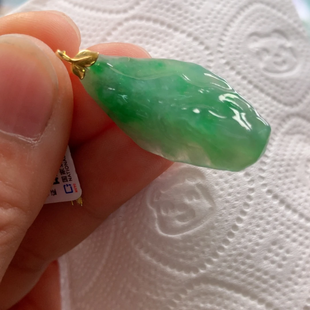 【闪购商品】翡翠吊坠(不含链)未镶嵌