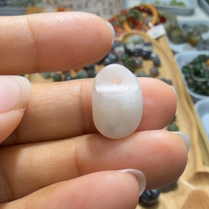 和田玉未镶嵌珠宝半成品