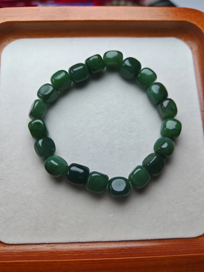 和田玉菠菜绿碧玉随型手串