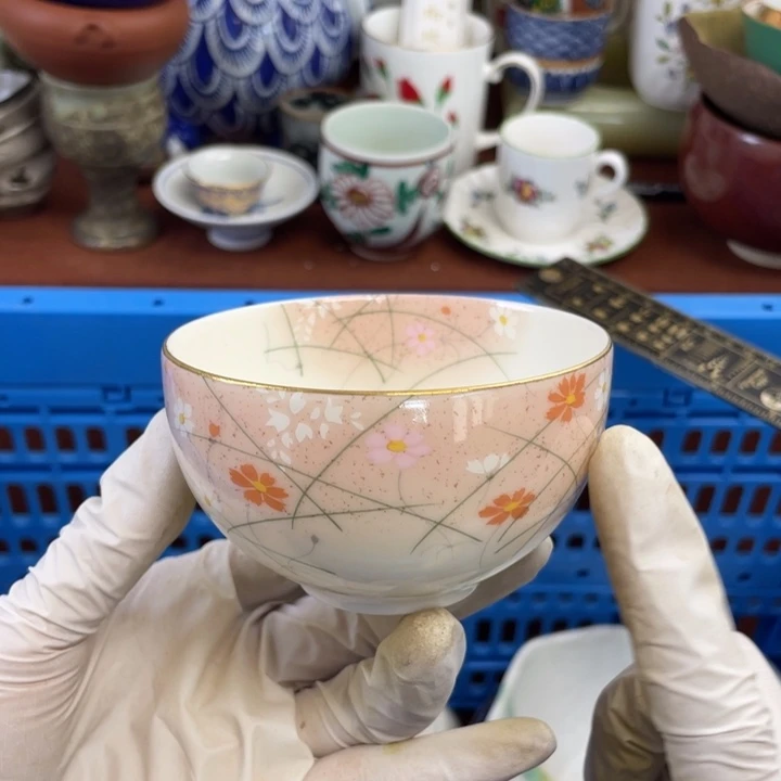他家瓷器真美…开播了
