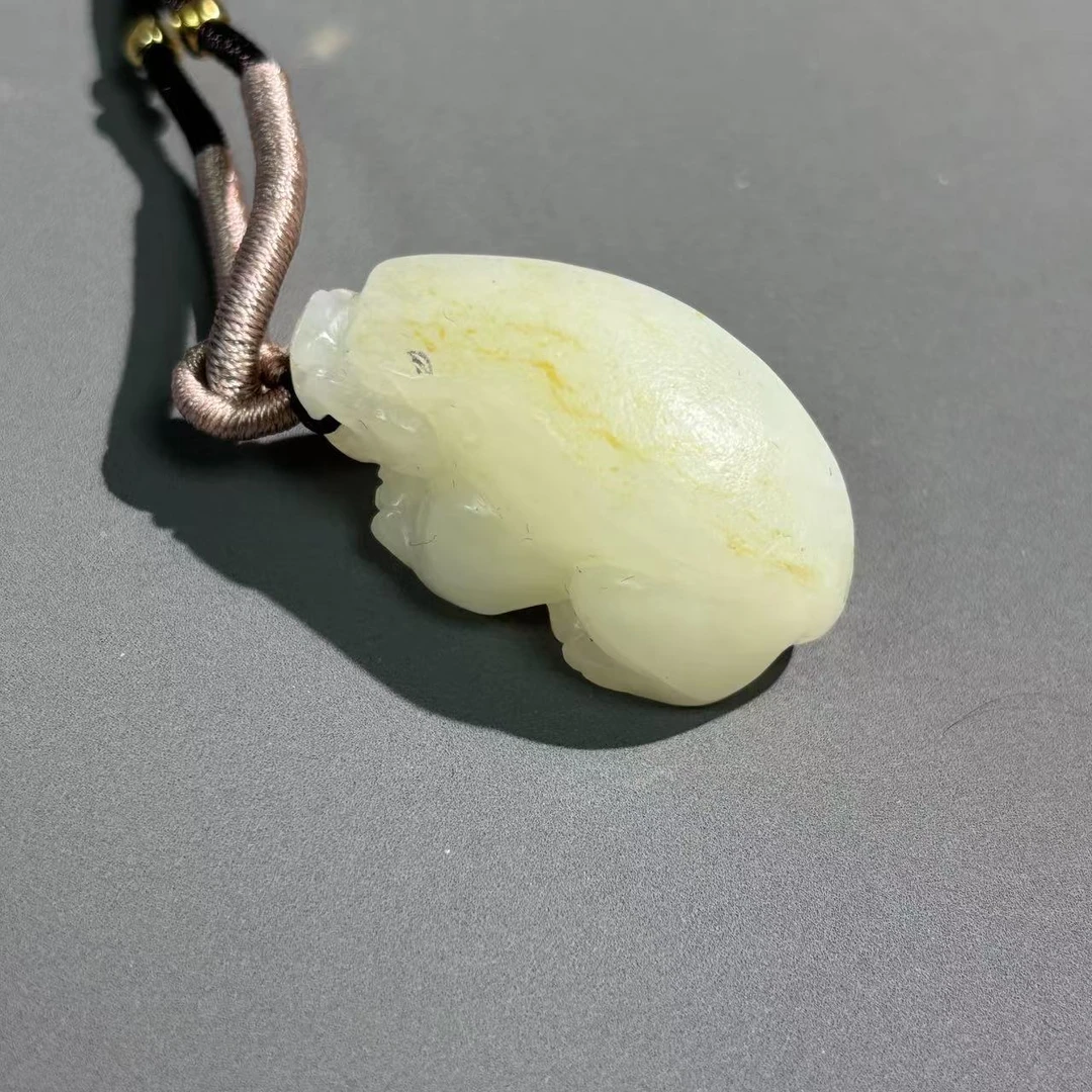 晚清和田玉貔貅挂件lm