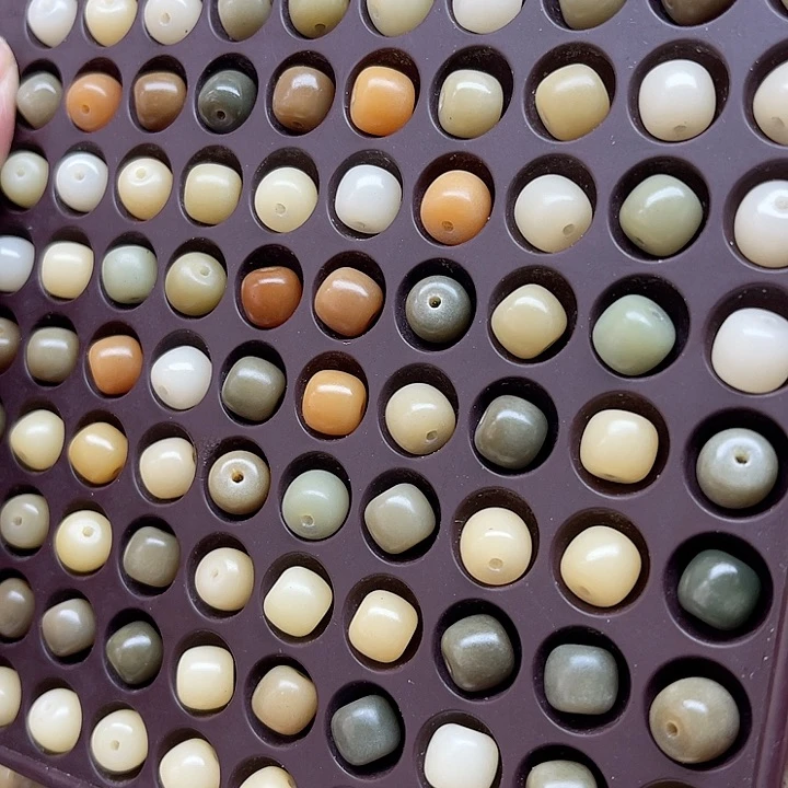 白玉菩提吊坠微瑕9-8多宝桶珠100颗卡灯牌宠100颗