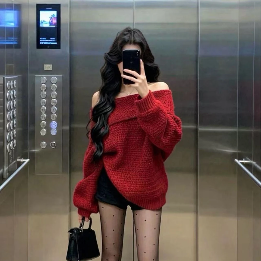 大码女装秋冬季一整套高级感御姐慵懒风一字肩红色毛衣短裤两件套