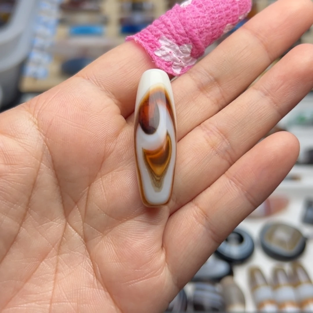 玛瑙/玉髓颈饰未镶嵌K****?
