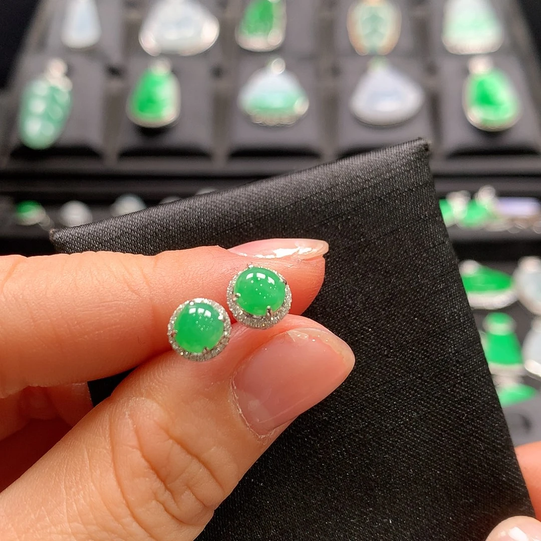 翡翠18K金镶嵌耳饰耳钉