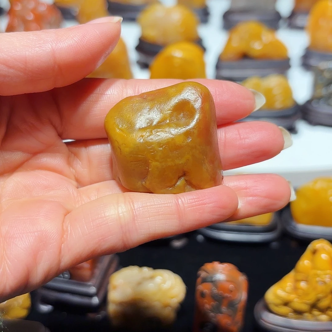 田黄石断**虹石雕石雕石雕