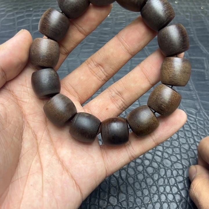 沉香碎屑沉香红土