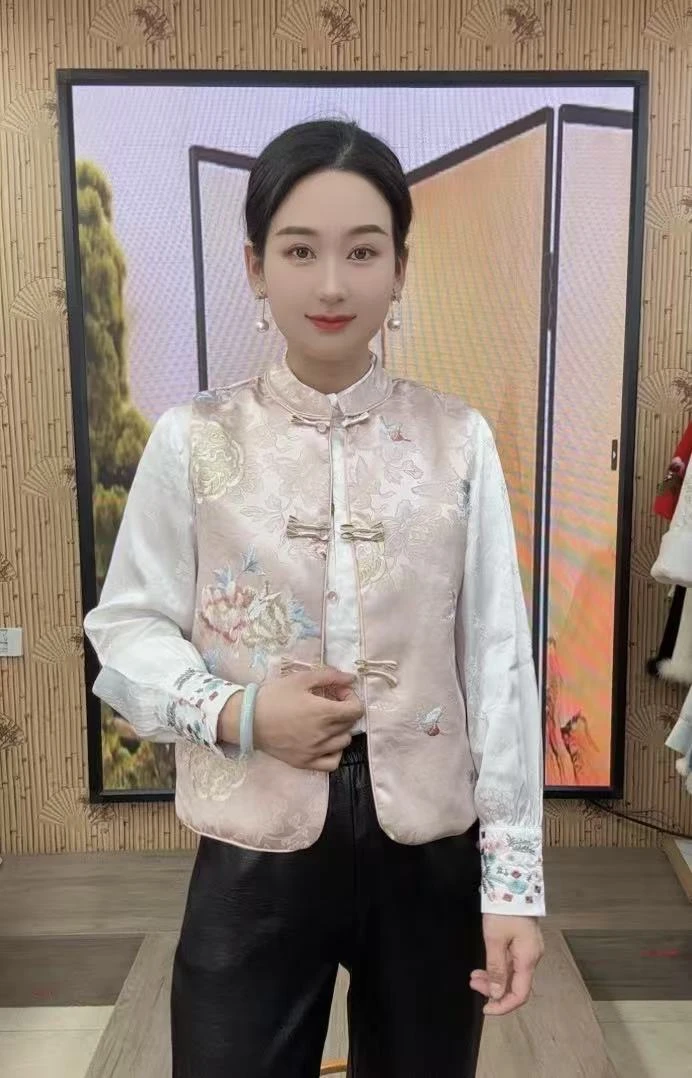 新中式2025新款复古盘扣重工手推刺绣气质马甲