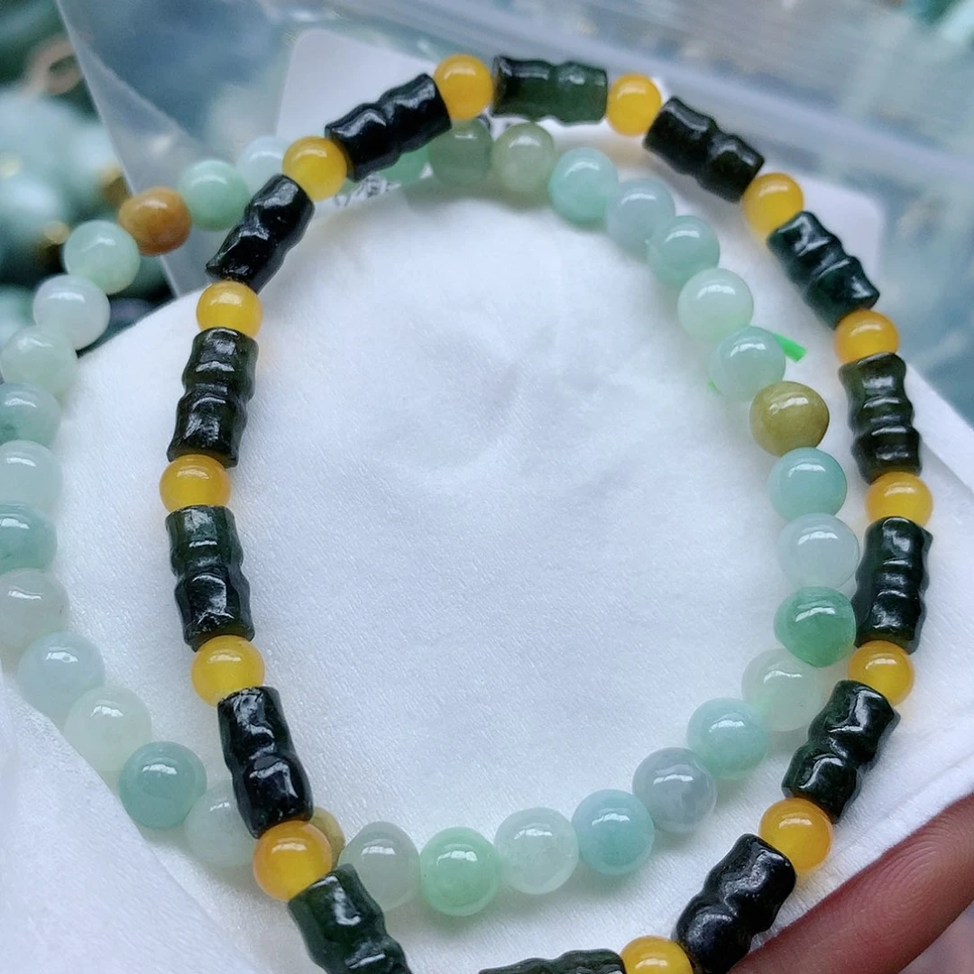 翡翠颈饰未镶嵌手串