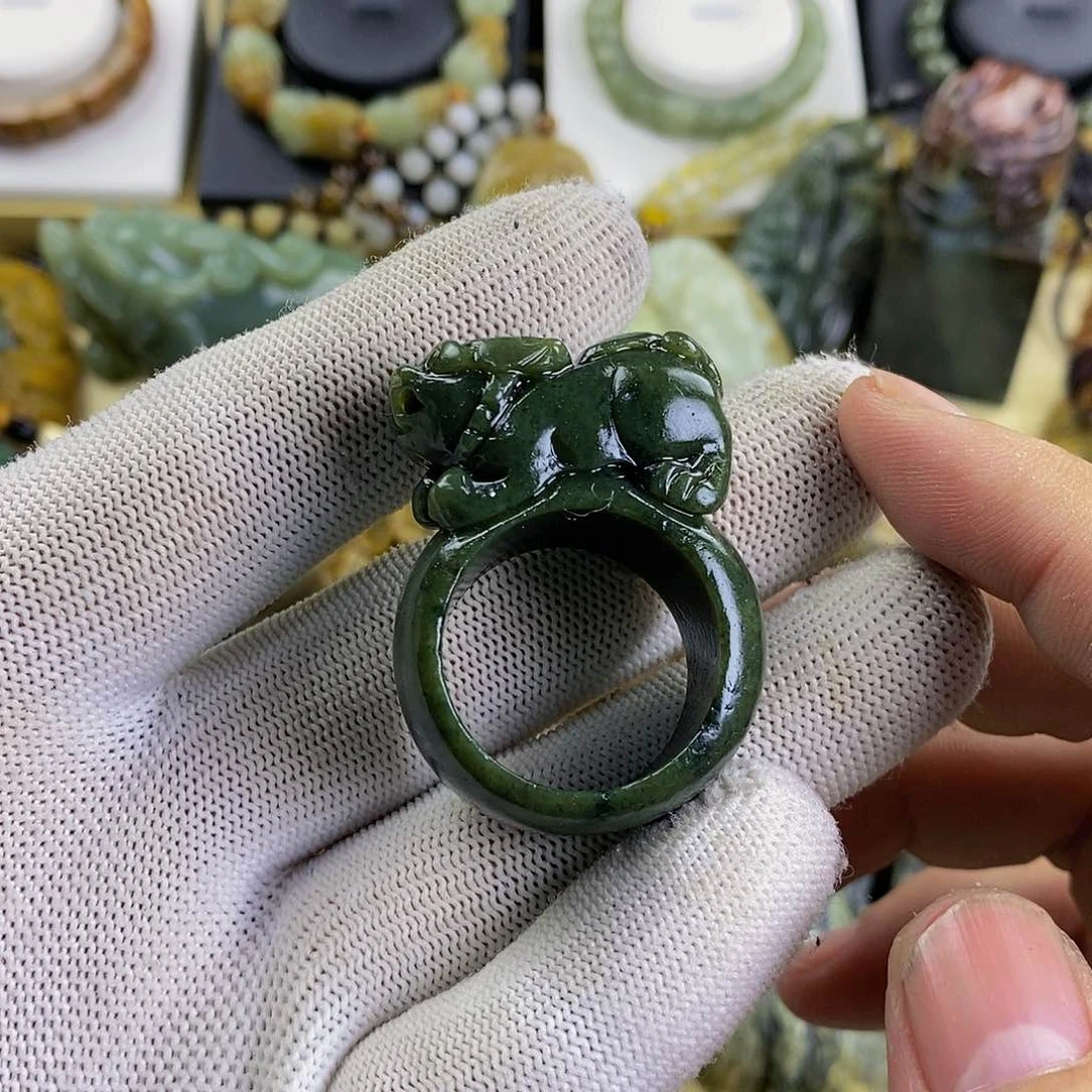 岫岩河磨玉（透闪石质玉）戒指未镶嵌