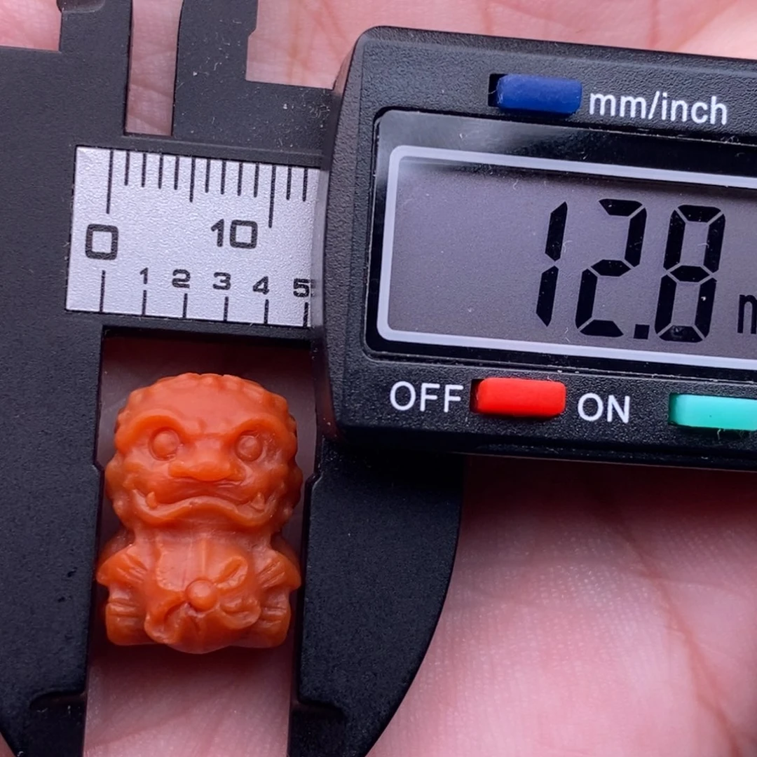 南红玛瑙未镶嵌配饰有瑕疵