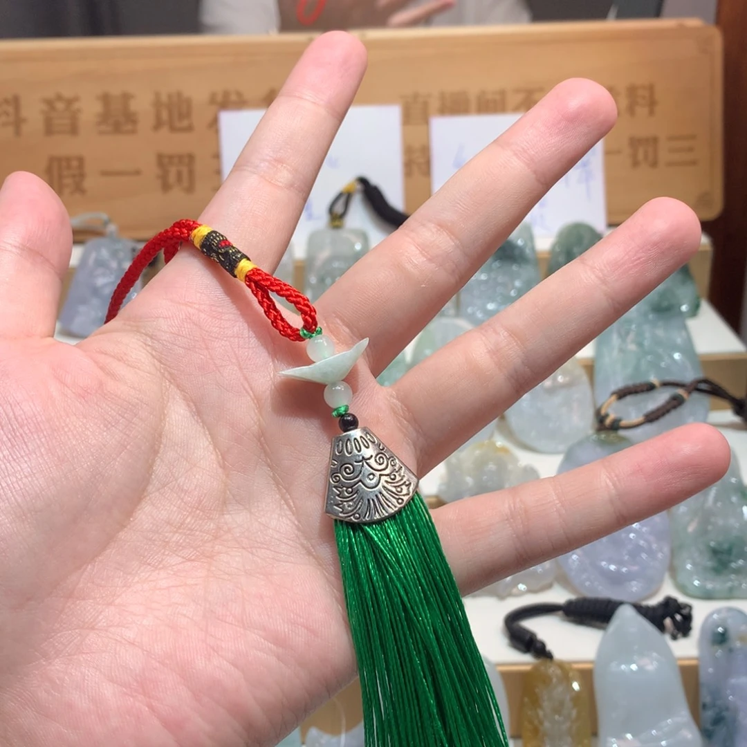 *****颈饰未镶嵌翡翠翡翠