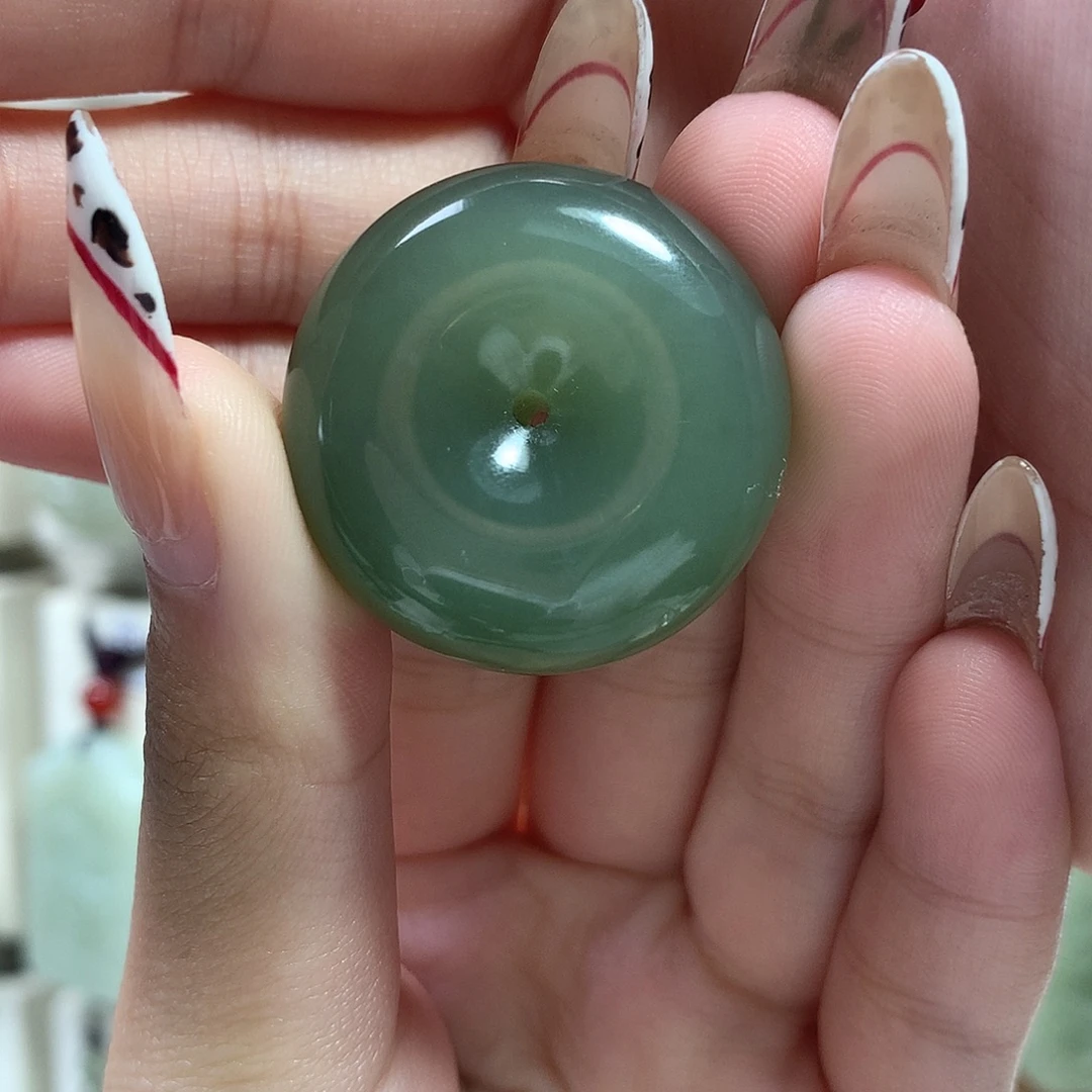 馨***儿和田玉未镶嵌颈饰