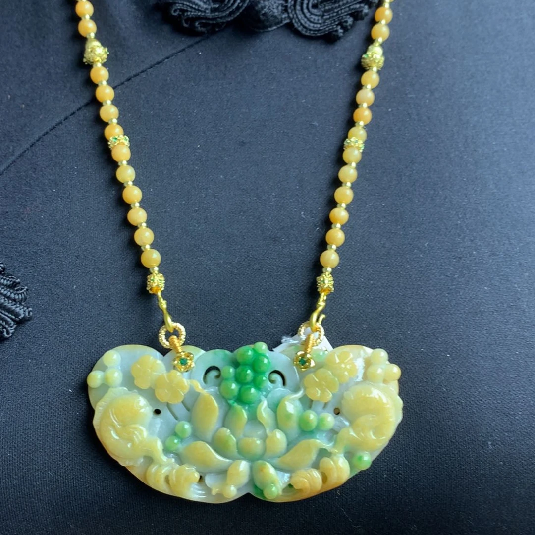 翡翠颈饰未镶嵌翡翠