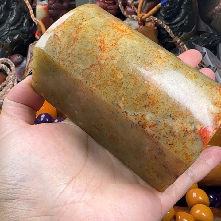 未镶嵌透闪石质玉珠宝奇石
