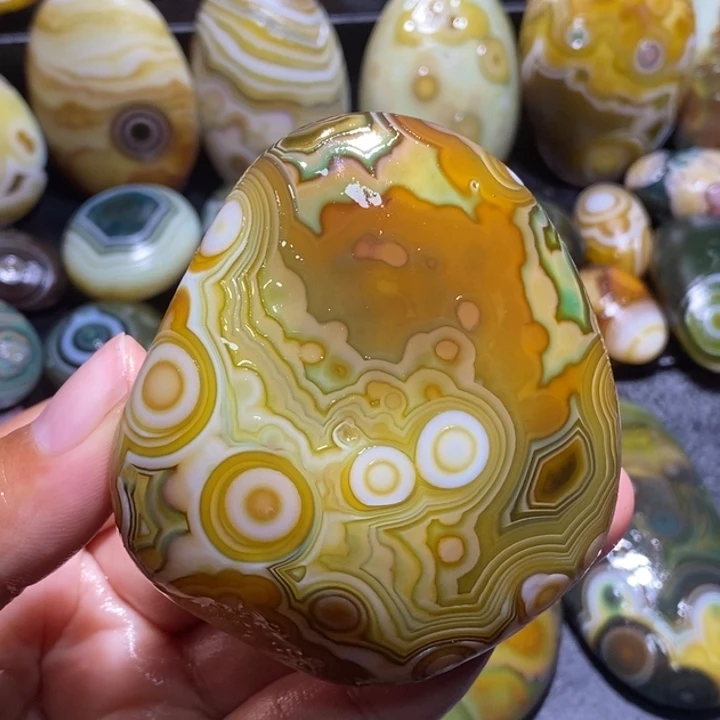 玛瑙/玉髓未镶嵌珠宝半成品54