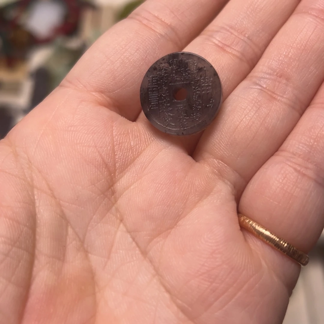 蛇纹石玉颈饰合金