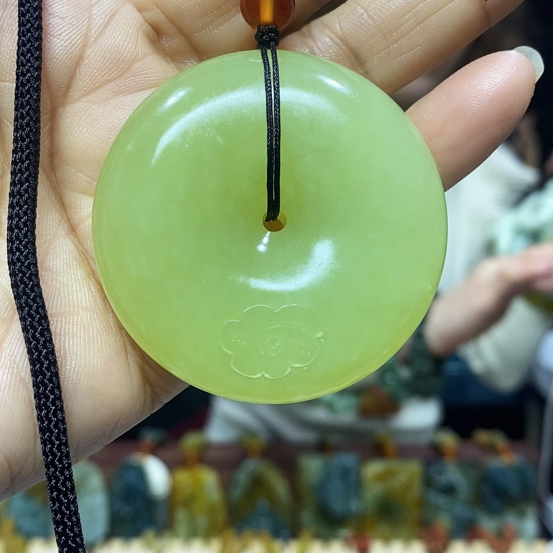 未镶嵌岫玉挂件吊坠