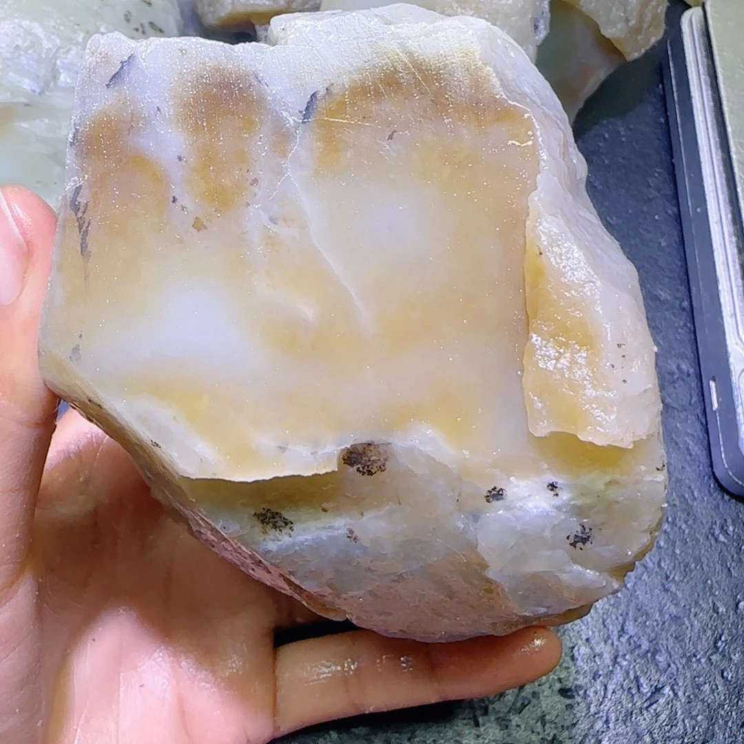 和田玉未镶嵌珠宝半成品