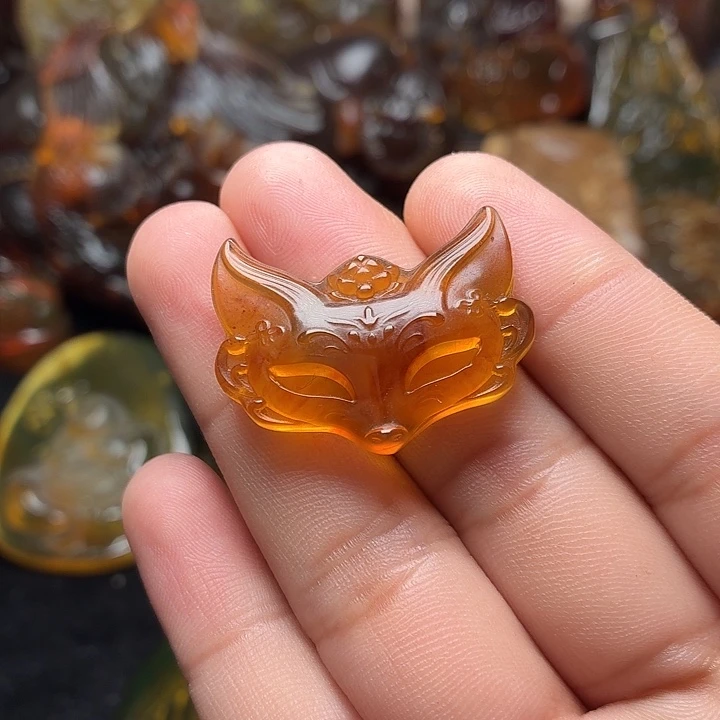 琥珀未镶嵌颈饰57