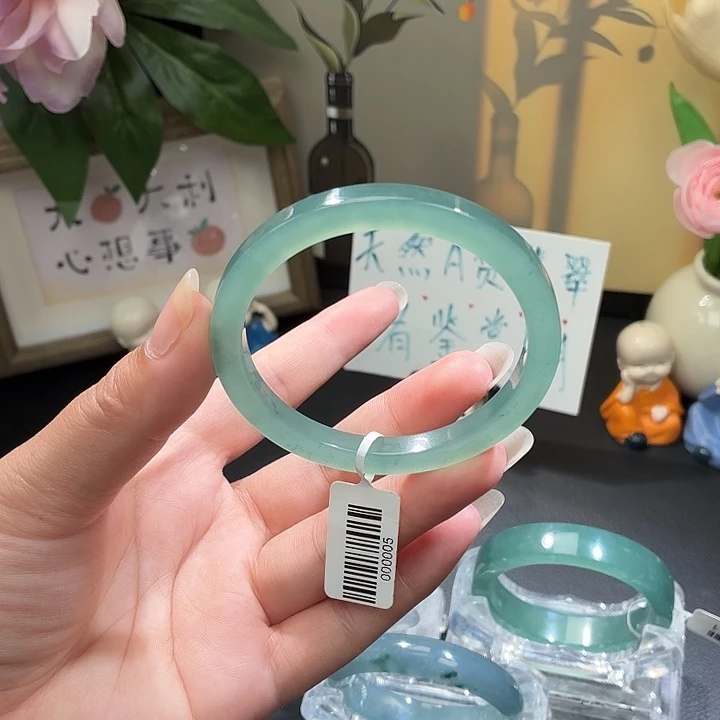 翡翠未镶嵌手镯冰晴