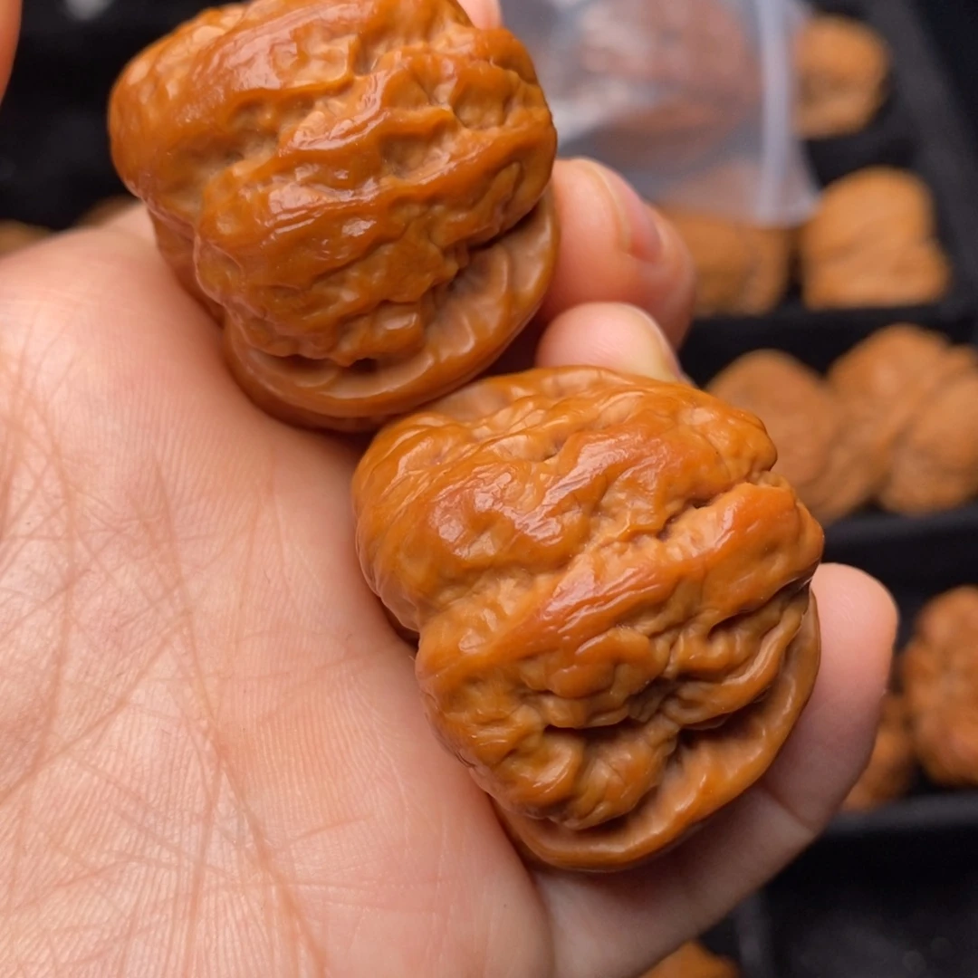 文玩核桃把件秦岭野生核桃