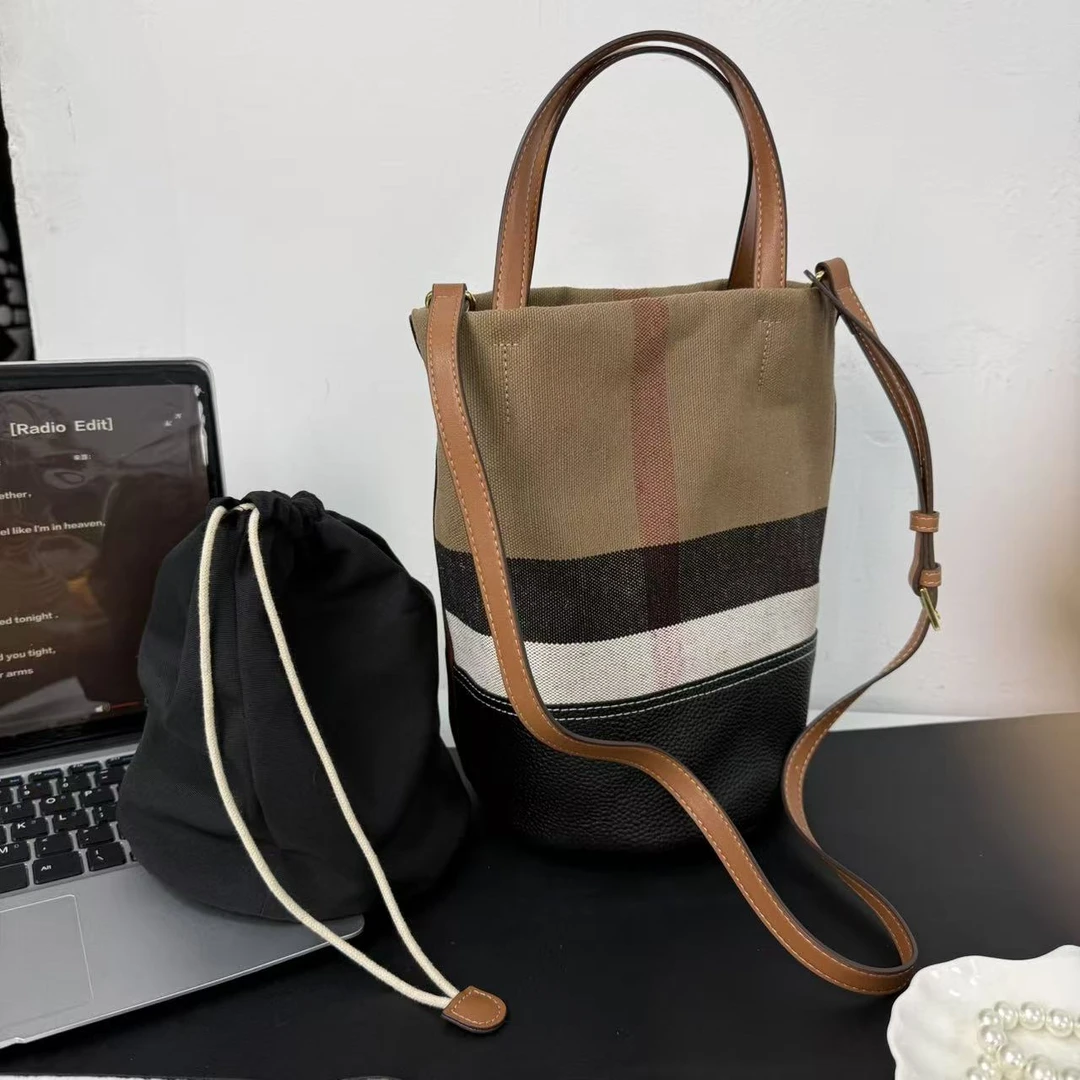 原创复古美拉德风黄麻高级感通勤帆布拼接牛皮菜篮子水桶包托特包