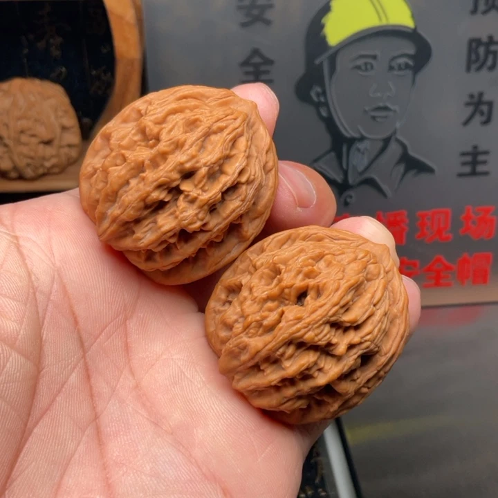 文玩核桃吊坠麦穗虎头38全品