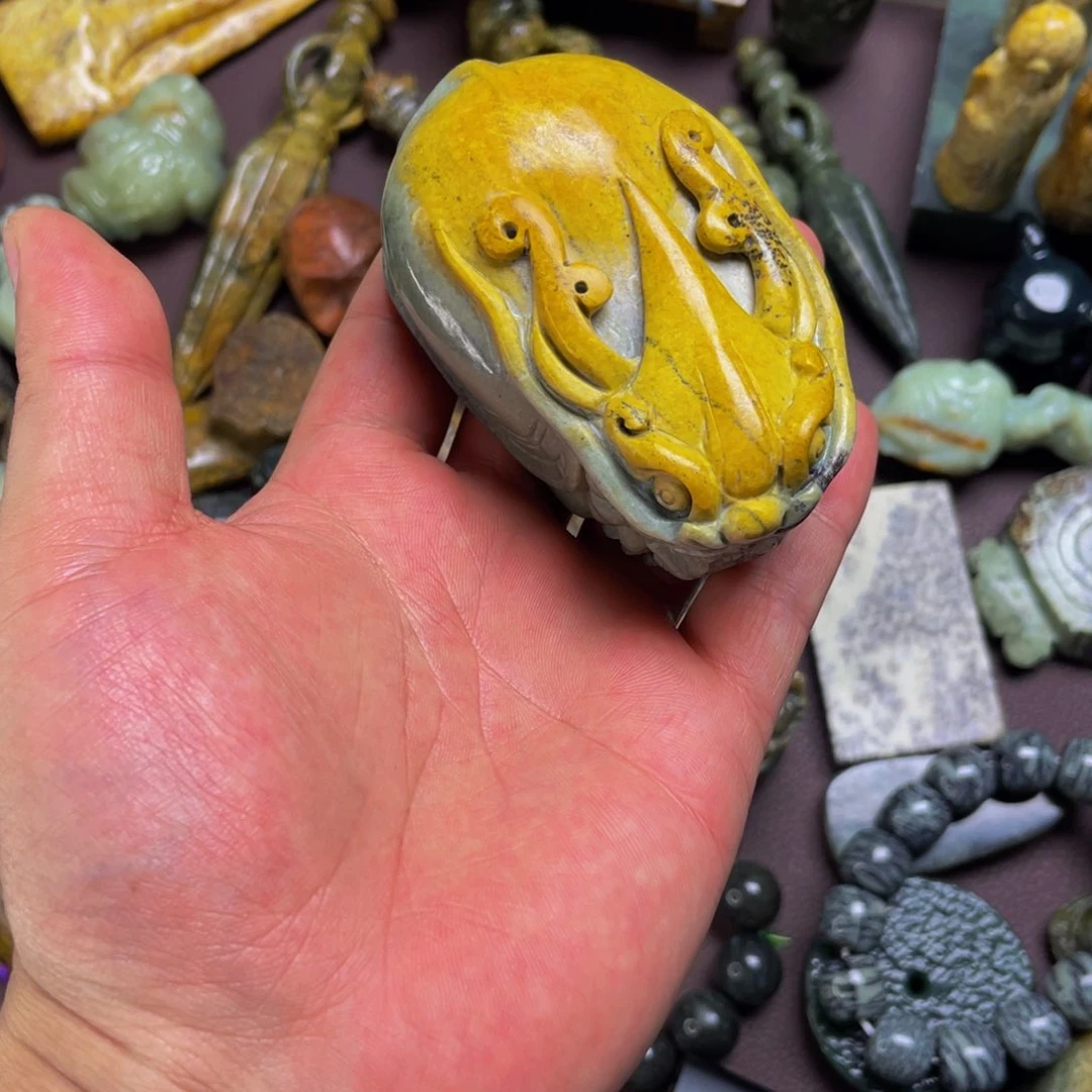 【闪购商品】未镶嵌岫岩河磨玉（透闪石质玉）挂件m*