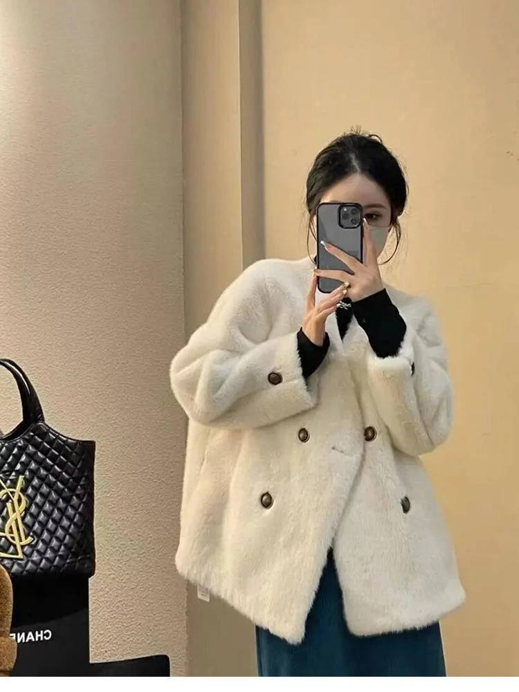 2025冬季设计师V领短外套三粒扣厚款女时尚冬季休闲小香风外套