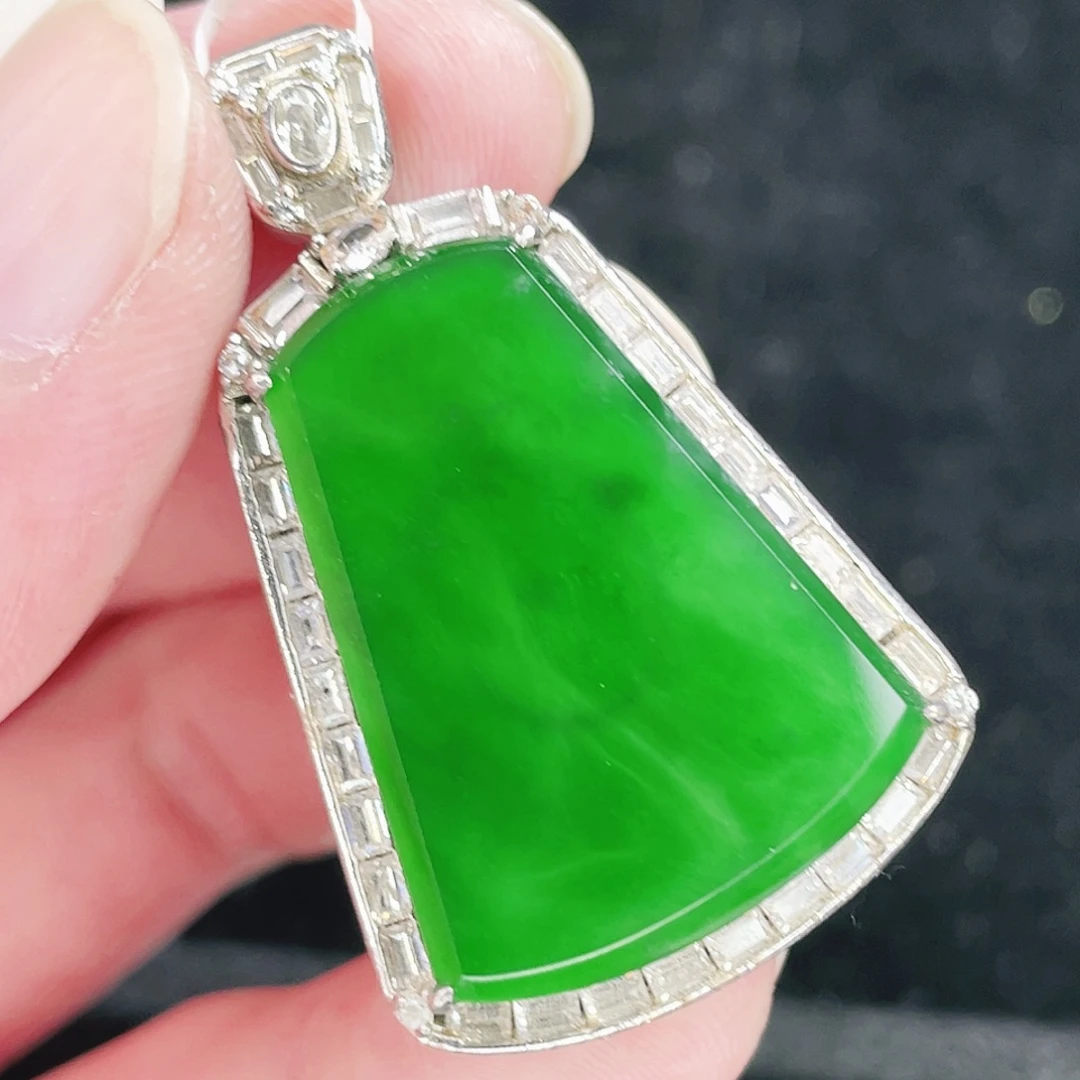 翡翠未镶嵌颈饰155