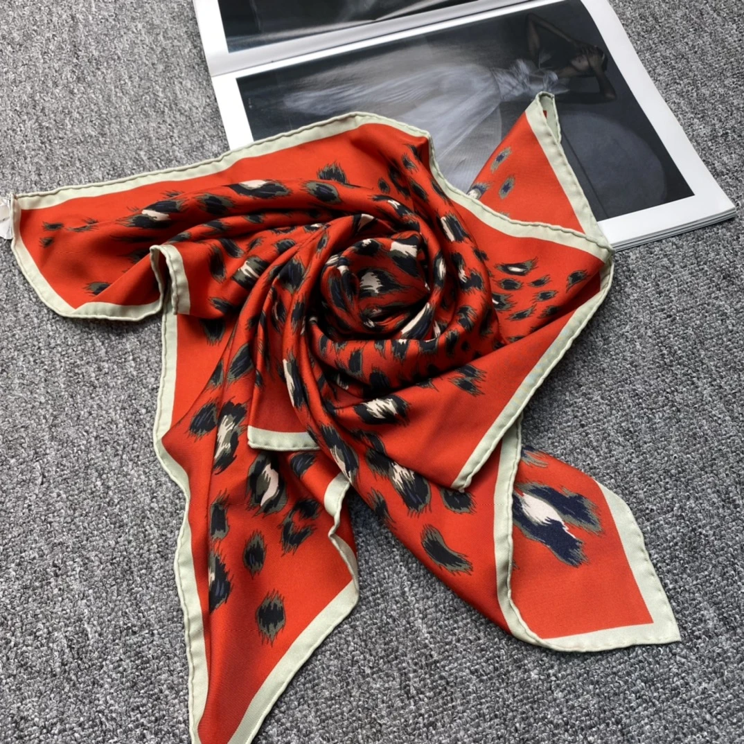 全新未使用 DIOR/迪奥 Dior迪奥女士红色豹纹丝巾114902百搭