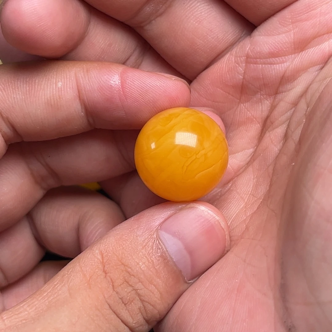 琥珀未镶嵌裸石蜜蜡焦皮21毫米满蜡鸡油红