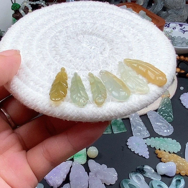 吊坠(不含链)未镶嵌翡翠一个80