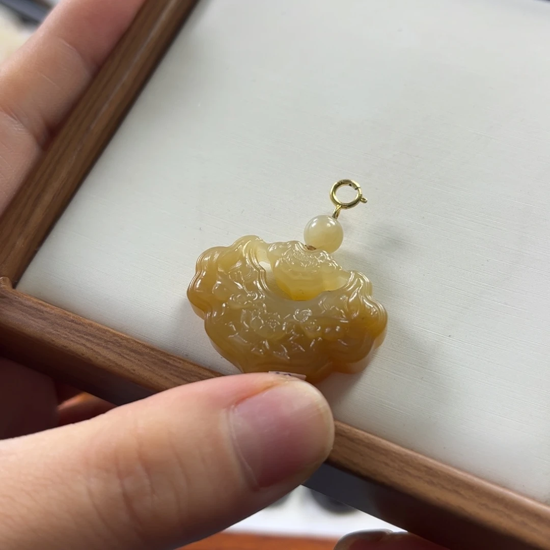 颈饰未镶嵌和田玉