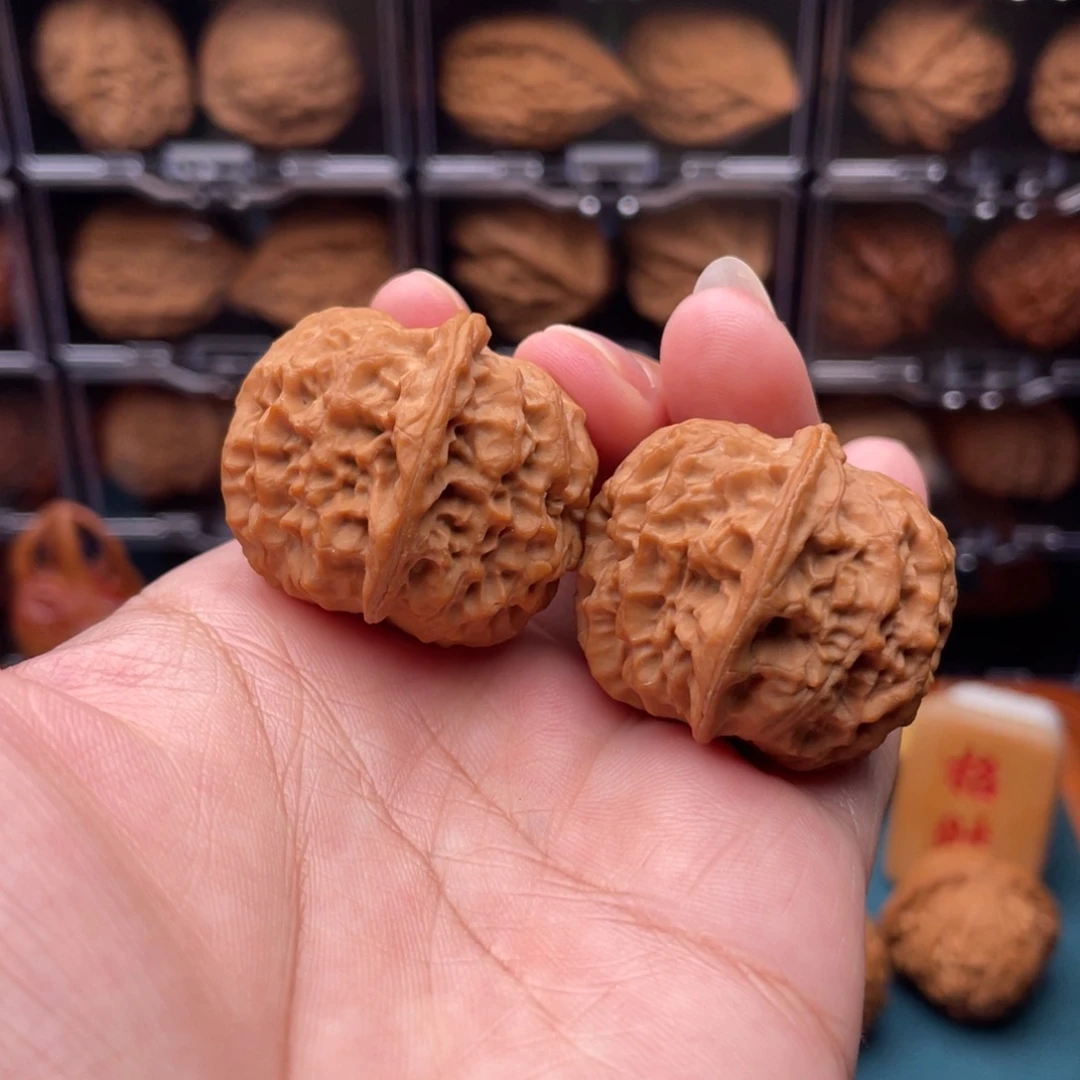 桃核吊坠野生狮王