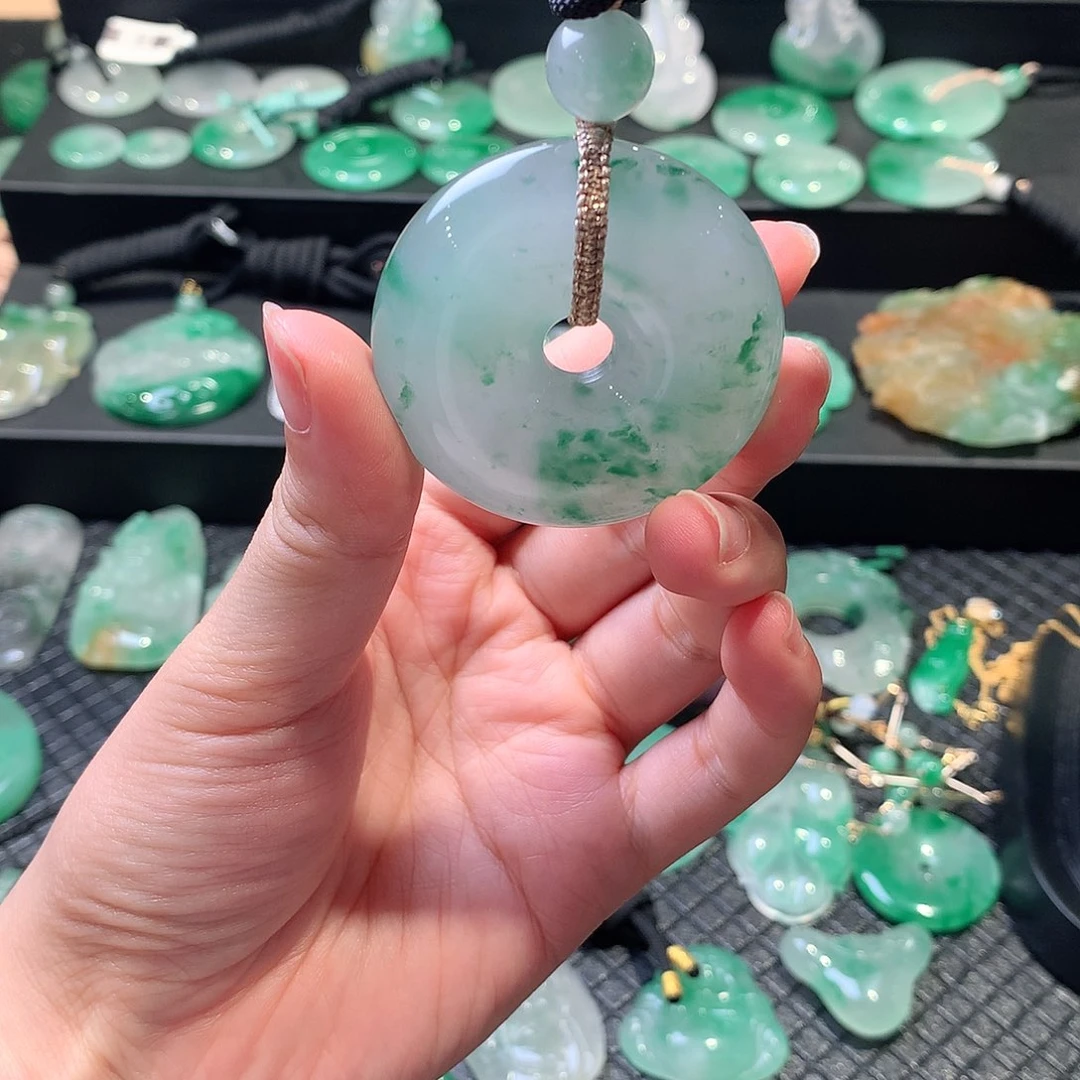 上****石英质玉未镶嵌吊坠