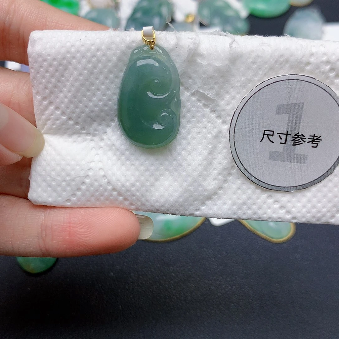 翡翠18K金镶嵌颈饰天然缅甸翡翠