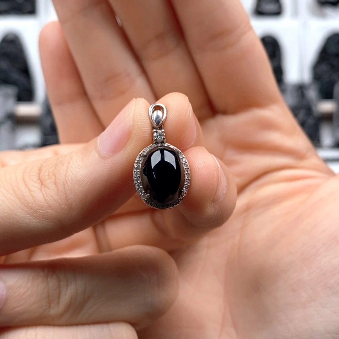 颈饰未镶嵌翡翠蛋面吊坠