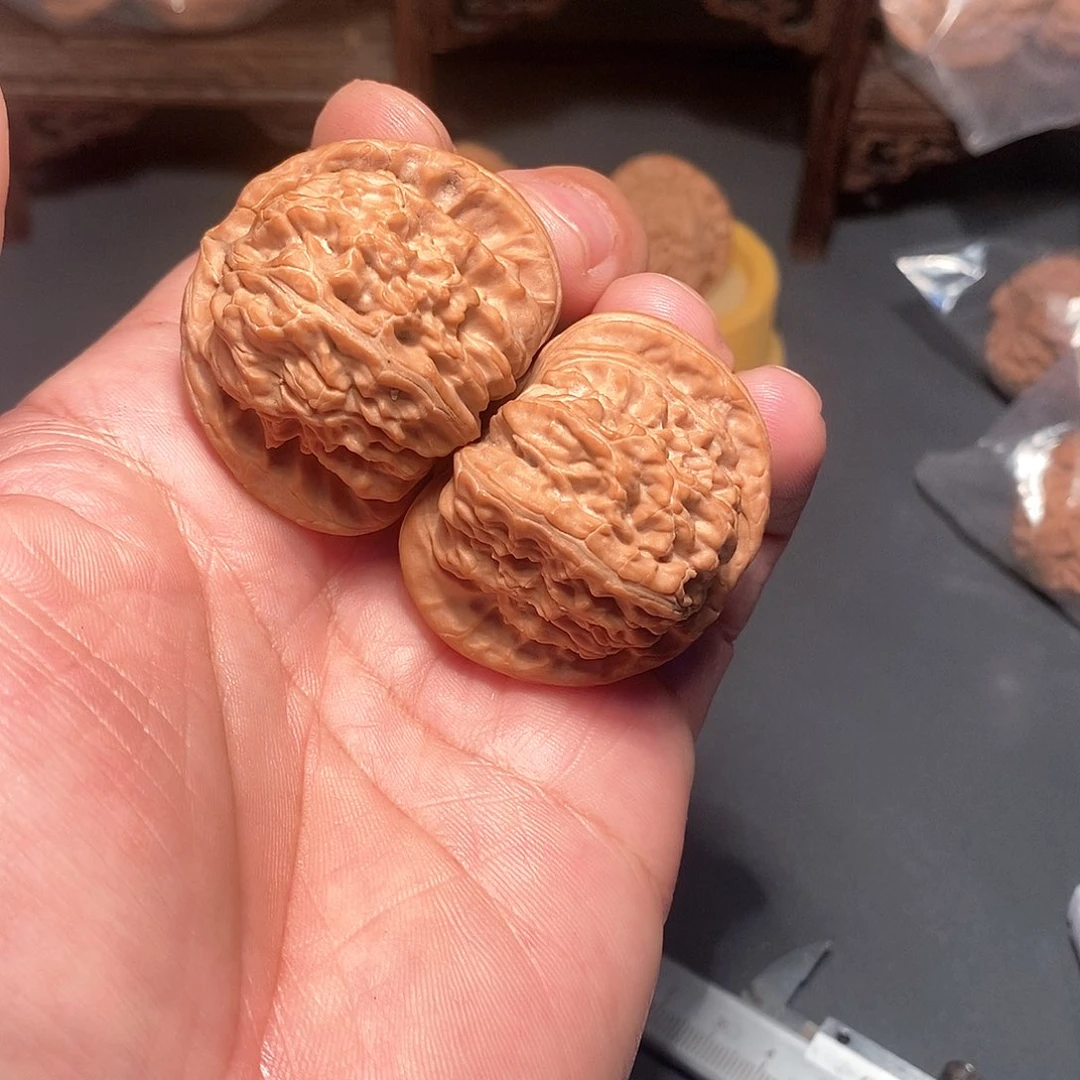 吊坠文玩核桃小*43尺，全品白狮子