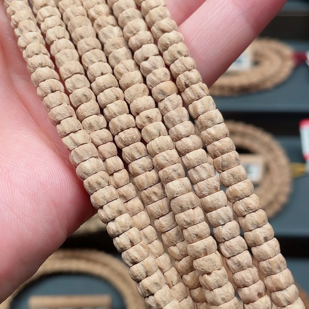 吊坠柏香籽/百香籽奶油皮精工药片