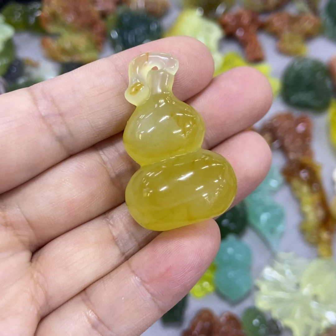 未镶嵌蛇纹石玉挂件