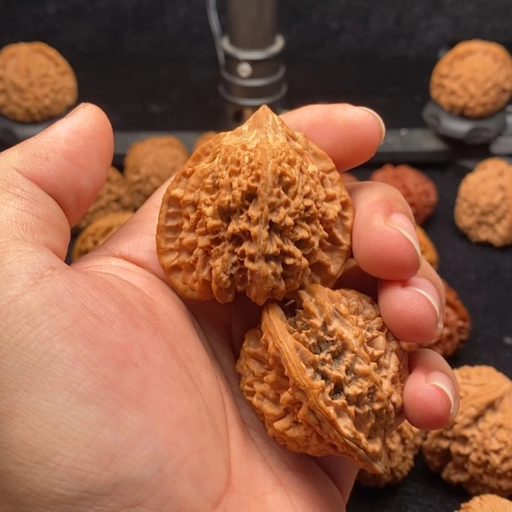 文玩核桃吊坠45全品满天星