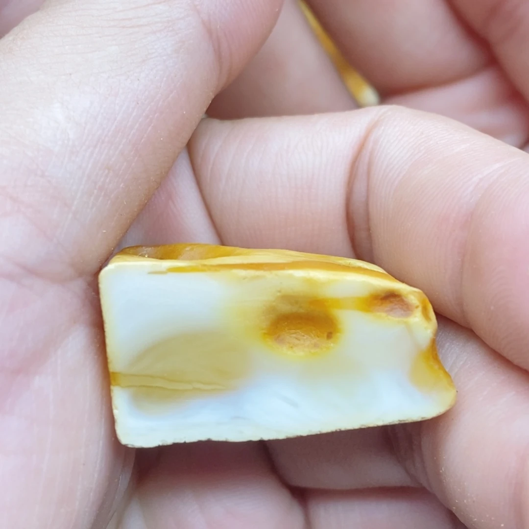 定制琥珀蜜蜡原石