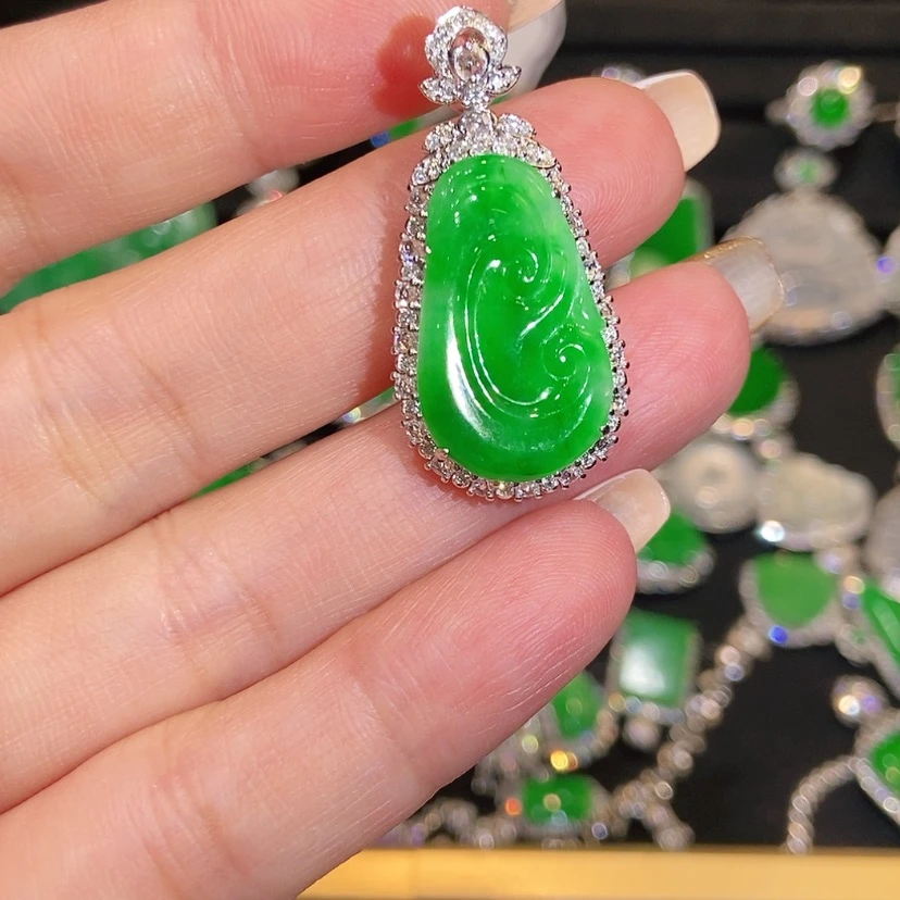 【闪购商品】翡翠18K金镶嵌颈饰M*U天然翡翠