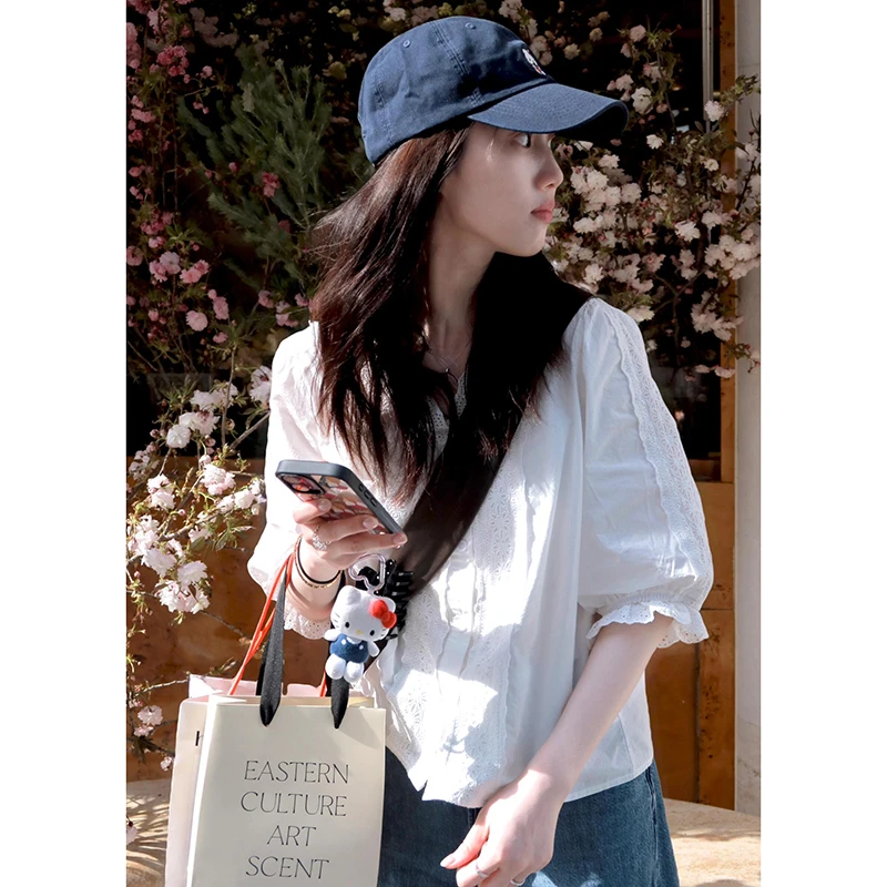 夏季小众设计感宽松单排扣泡泡袖衬衫气质显瘦V领名媛时尚上衣女