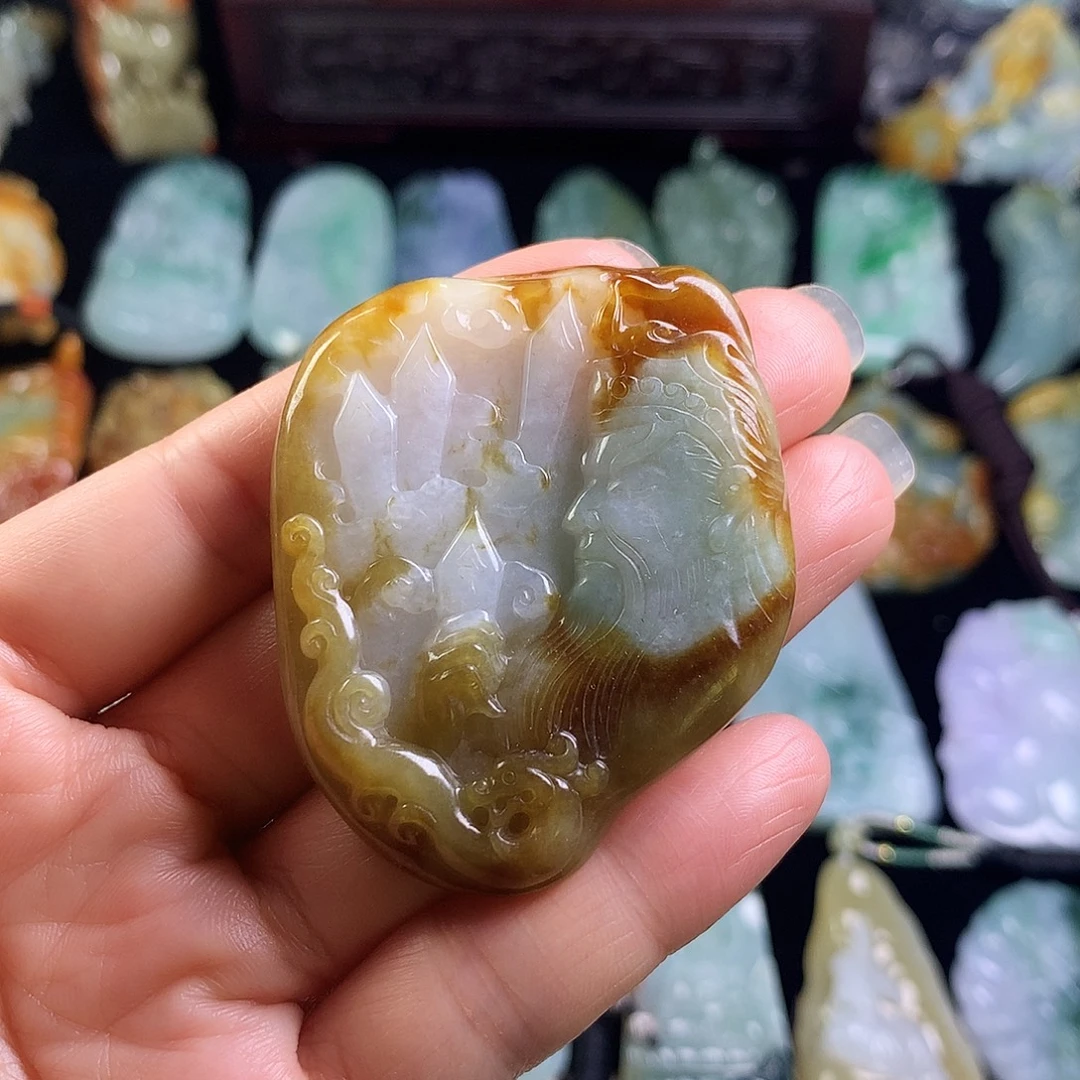 翡翠未镶嵌颈饰关公
