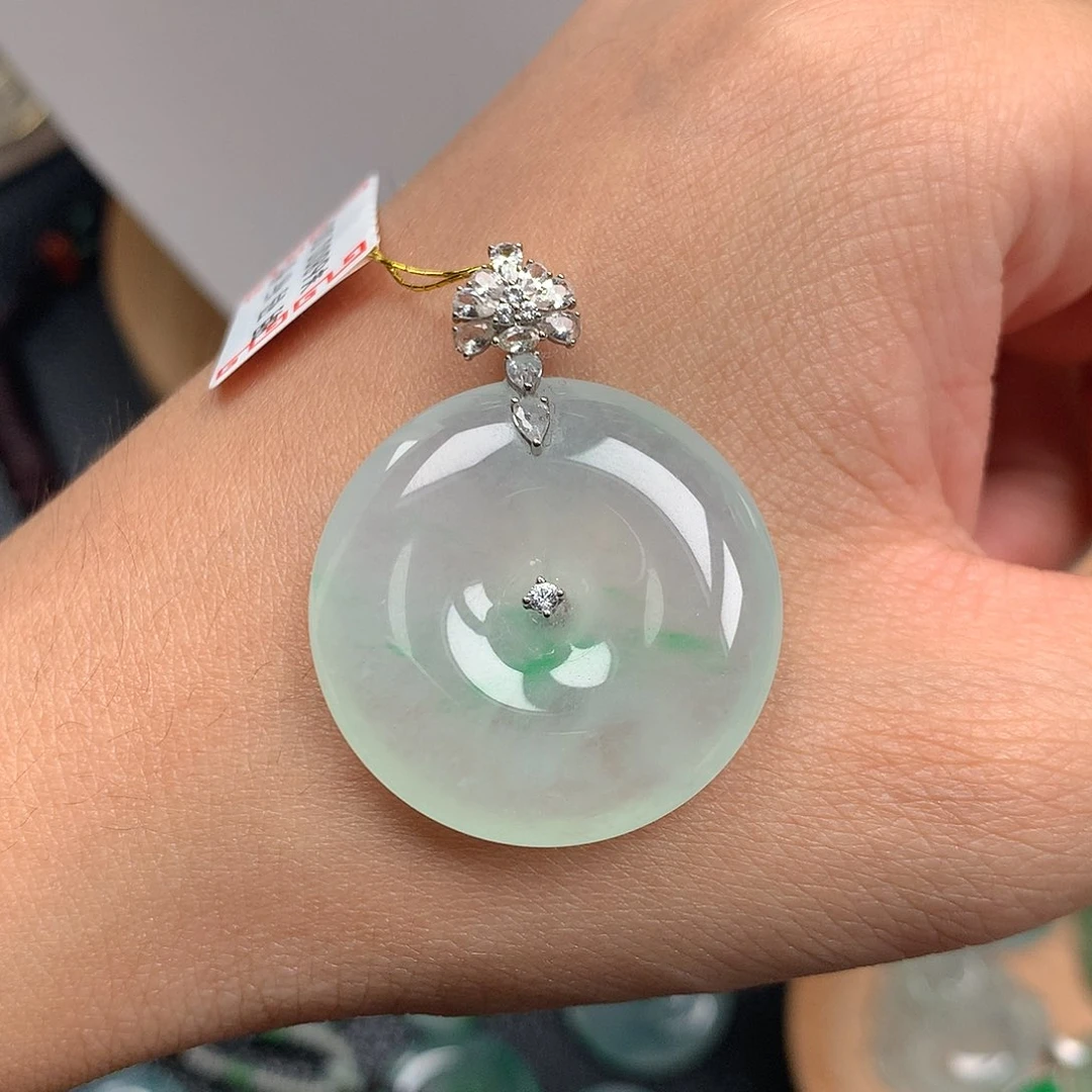 吊坠(不含链)18K金镶嵌翡翠