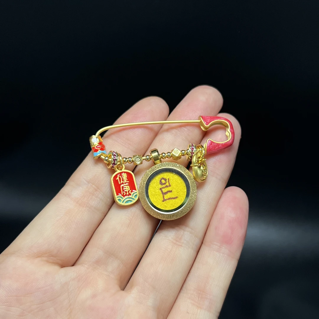 AG59唐卡（黄财神心咒）胸针纯手工绘制（多样性发其一）